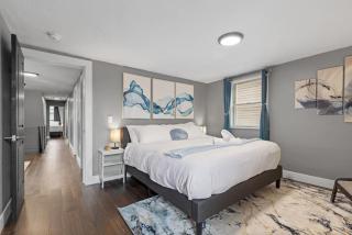 Upscale 2 Story Apartment with 8 beds and Free Parking, walkable to S Highland ave - 7