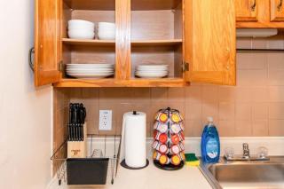Spacious 1-Bedroom Condo with Kitchen, Free Parking and Fitness Center - 4