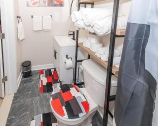 Central Albany Apartment with WiFi Walk to Capitol and Empire Plaza - 1