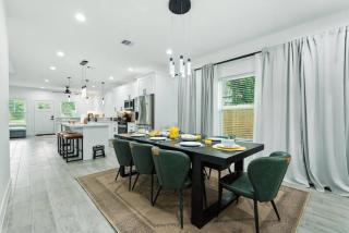 Houston Family Home with Gazebo, Fire Pit and Free Parking ,Near Downtown - 8