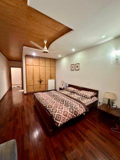 Luxury 2 Bedroom Apartment F-11 - 6