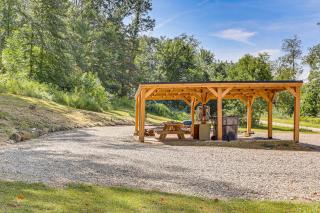 On 40 Acres Charming Cabin in Zanesville! - 7