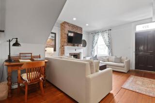 Oglethorpe Square Garden Apartment by Lucky Savannah - 6
