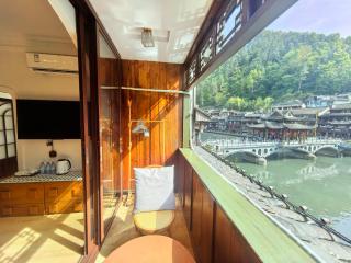 Fenghuang Color River View Villa - 5