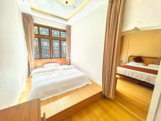 Fenghuang Color River View Villa - 4