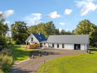 Holiday Home Wolter - 1-7km from the sea by Interhome - 0