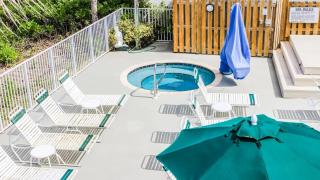 Berkshire Beach Club - 6