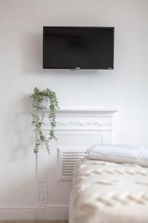 Amazing serviced accommodations for Corporate Contractors and Leisure clients Located at a walking distance from three majors Underground and Overground stations - 4