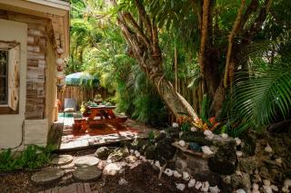 The Rum Locker - 1 King - 2 Twins - Private home and Patio - Sleeps 4 - 2