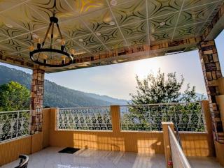 Triple Story Hillside Villa, Numb Brewery Murree - 3