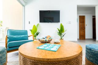 Beachside 2BR- Steps From The Beach and City Center - 6
