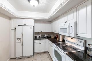 1125-707 7th Floor Garden Retreat - 2