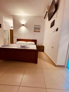 Prinnos Rooms Himare - 1
