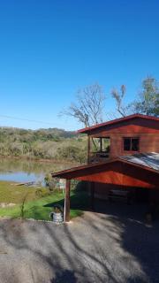 Casa rústica às margens do lago - 0