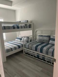 Beautiful house, Sleeps 14! Pet&kid friendly! - 2