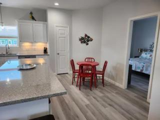 Beautiful house, Sleeps 14! Pet&kid friendly! - 1