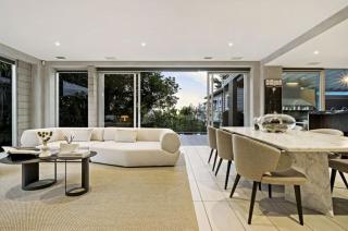 The Gibraltar House by Homello Luxury Private Parnell Estate w Hot Tub Movie Room and Views - 9
