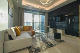 Magical Apt with Rooftop Pool & Burj Khalifa View! - 5