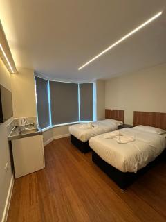 Buckingham Annexe - 4