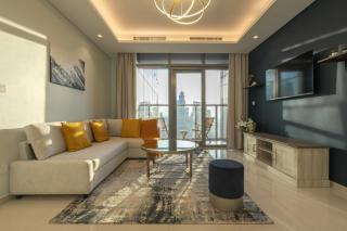 Magical Apt with Rooftop Pool & Burj Khalifa View! - 3