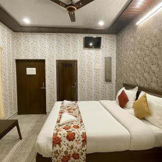 HOTEL SHIVAYY MAJESTIC - BHU Sundarpur Road 3km from KASHI VISHWANATH TEMPLE - 2