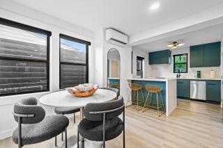 Hacienda Flamingo Unit 3 - Modern 1BR Hideaway with Double Queen Beds - 0