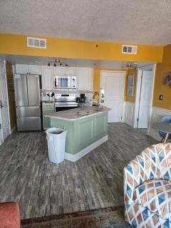 Renovated 2 Bedroom with Ocean & City Views! Palace 1807 - 3