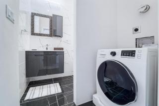 Stylish, Gated Home Near Downtown & Mueller - Austin - 8