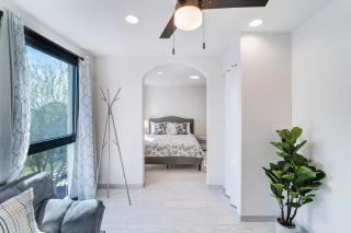 Stylish, Gated Home Near Downtown & Mueller - Austin - 5