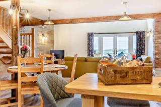 Abbots Barn - 1