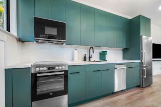 Hacienda Flamingo Unit 4 - Chic 2BR Retreat Near Shops and Restaurants - 3