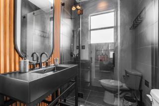 Hacienda Flamingo Unit 4 - Chic 2BR Retreat Near Shops and Restaurants - 1