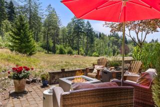 Mountain-View Retreat with Hot Tub & Waterfalls - 5