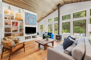 Mountain-View Retreat with Hot Tub & Waterfalls - 6
