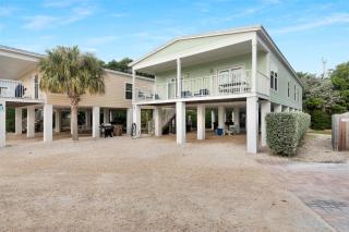 Navigate Stays Private Home with Pool Hot-Tub & Dock - 7