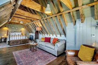 The Hayloft at Ryes Farm - 9