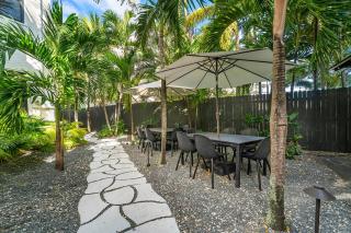 Hacienda Flamingo Unit 2 - Expansive 3BR Retreat with Style & Comfort - 7