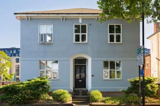 1-Bedroom Apartment in Leamington Spa with Free Parking - 3