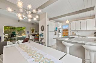 Navigate Stays Palm Springs Home with Pool & Style - 5