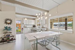 Navigate Stays Palm Springs Home with Pool & Style - 4