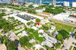 Hacienda Flamingo Unit 2 - Expansive 3BR Retreat with Style & Comfort - 1