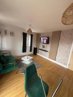 1 Bedroom Apartment - City Centre - Balcony & Secure Parking - 9