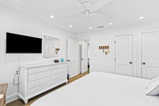New! Seagrove Villa 9D - Luxurious Top Floor Villa - 1