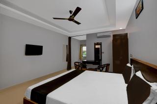 FabHotel Pushpa Grand - 9