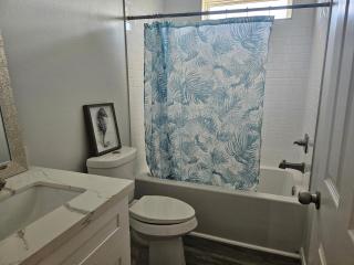 Hypnotic Beach View! Sleeps 20 - 2