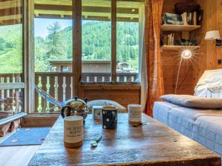 Appartement Duplex Intimiste avec Wifi, Balcon et Proche Pistes à Val-d'Isère - FR-1-694-135 - 1