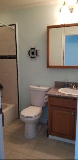 Irresistible local Fenced yard, pet &kid friendly - 2