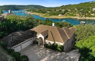 Lakefront with Dock on Lake Travis Fun near UT and ATX - 0
