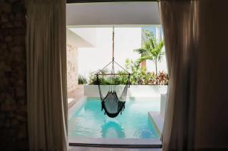 Stunning 4BR Tropical Chic Villa with Private Pool Garden & Modern Comforts - 1