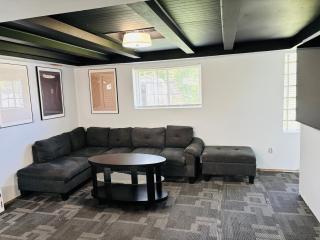 3BR with Pool near Kennywood, Pittsburgh - 4